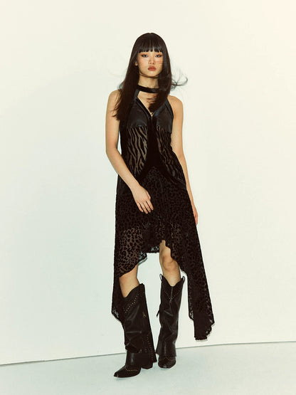 Neckholderkleid aus Samt und Faux-Leder - Ansicht 4