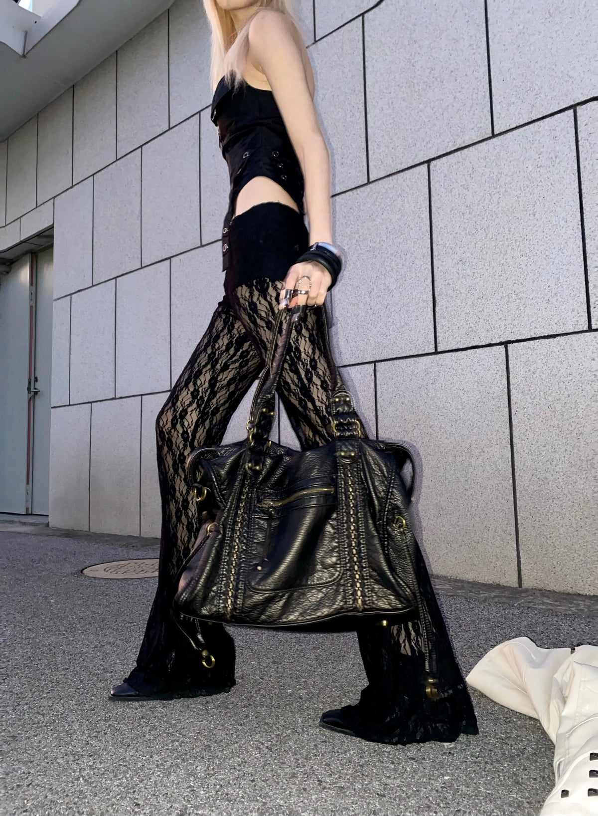 Black Lace Flared Pants — 上身效果